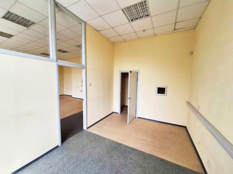 комерційна за адресою Леся Курбаса вул., 12