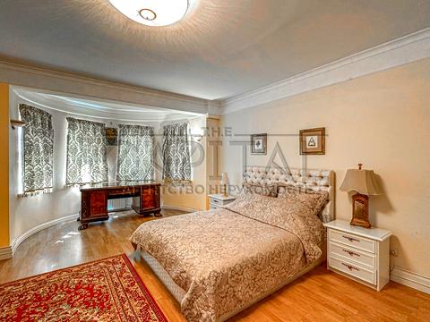 будинок за адресою Центральна, 2