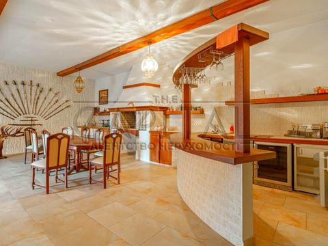 будинок за адресою Виноградна, 1