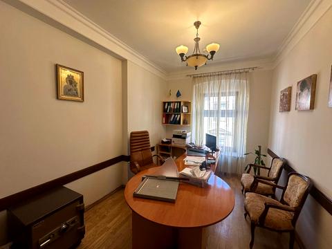 комерційна за адресою Львів, Братів Рогатинців вул., 18