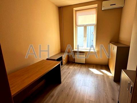 комерційна за адресою Олександра Кониського вул., 82
