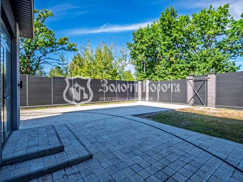 будинок за адресою Світанкова, 1