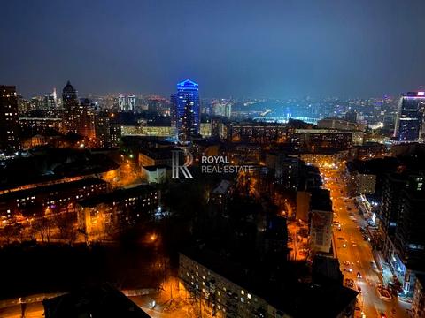 комерційна за адресою Кловський узвіз, 7