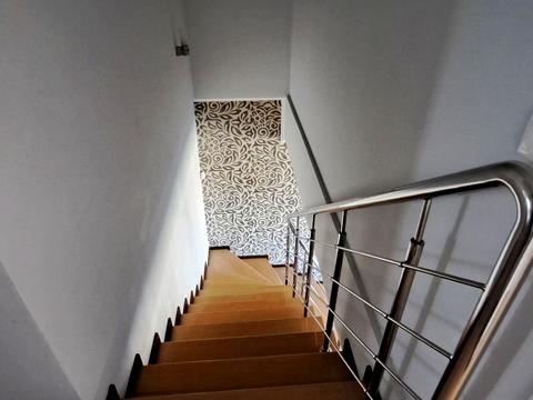 коммерческая по адресу Леси Украинки бульв., 23-А