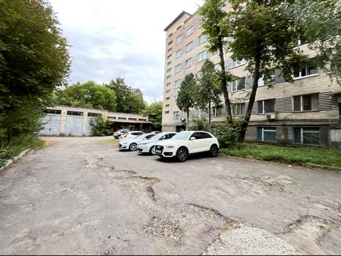 комерційна за адресою Інститутська вул., 4/1