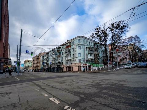 комерційна за адресою Саксаганського вул., 42