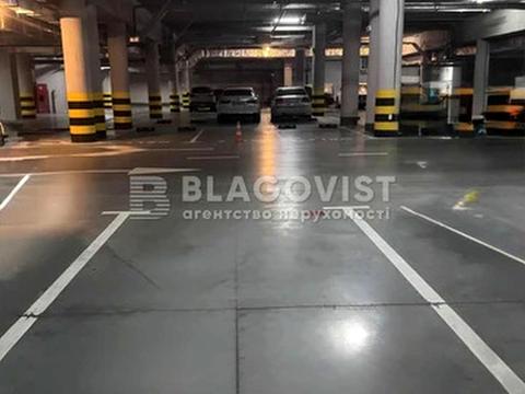 паркомісце за адресою Бульварно-Кудрявська вул. (Воровського), 17