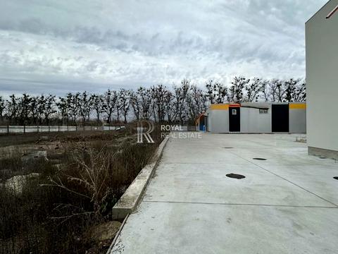 комерційна за адресою Кленова, 1