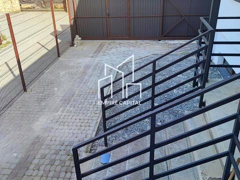 будинок за адресою Шухевича, 12