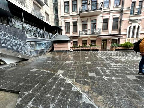 комерційна за адресою Велика Житомирська вул., 20-А