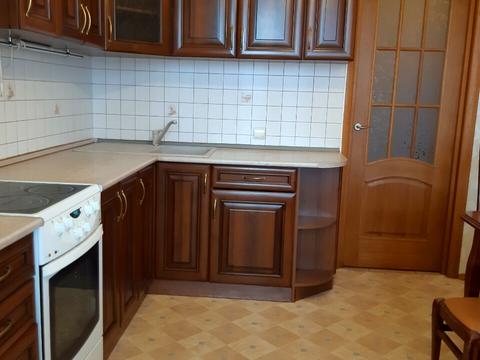 квартира за адресою Анни Ахматової вул., 31