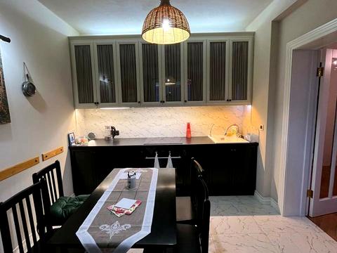 квартира за адресою Дніпровська набережна вул., 1