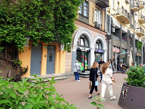 комерційна за адресою Велика Васильківська вул. (Червоноармійська), 16