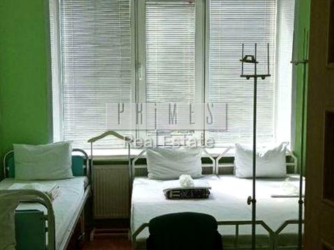 комерційна за адресою Почайнинська вул., 70