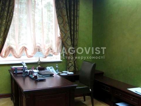 комерційна за адресою Нагірна вул., 3