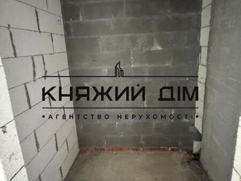 квартира за адресою Причальна вул., 8