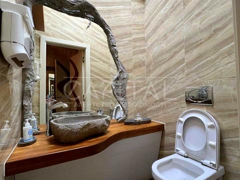 комерційна за адресою Саксаганського вул., 37-К