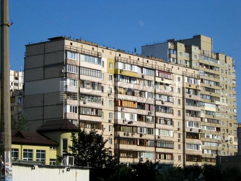 квартира за адресою Лариси Руденко вул., 7