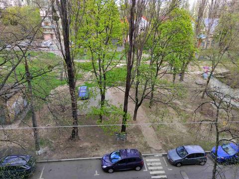 квартира за адресою Зодчих вул., 30