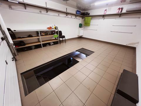 паркомісце за адресою Теплична вул., 38