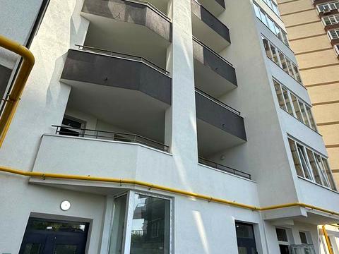 комерційна за адресою Бережанська вул., 56