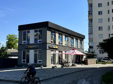 комерційна за адресою Шевченка вул., 6