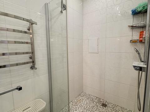 квартира за адресою Літературна вул., 12