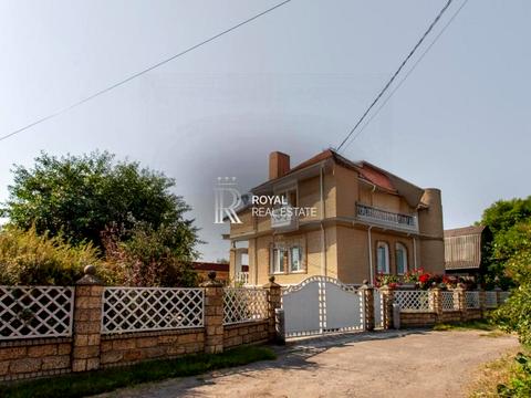 дом по адресу квітнева