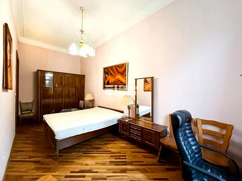 квартира за адресою Куликівський узвіз (Революції), 14