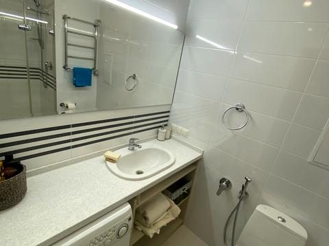 квартира за адресою Лаврська вул. (Січневого Повстання), 4
