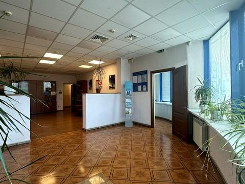 коммерческая по адресу Миколы Бажана просп., 14-А