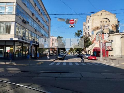 комерційна за адресою Спаська вул., 7