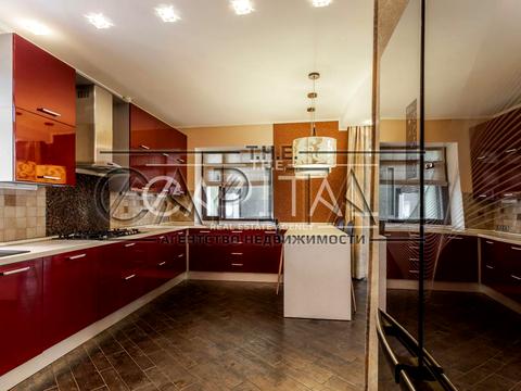 будинок за адресою Центральна вул., 45