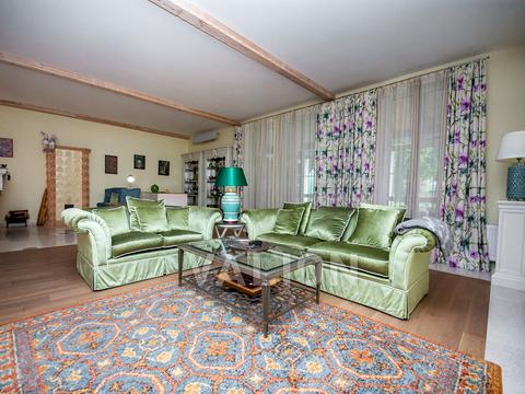 будинок за адресою Строителей, 8