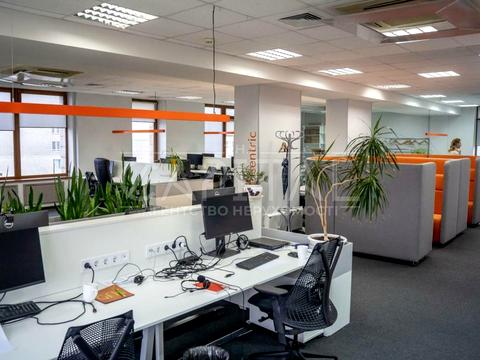 комерційна за адресою Лесі Українки бульв., 34