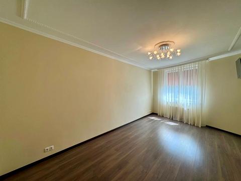 квартира за адресою Раїси Окіпної вул., 10