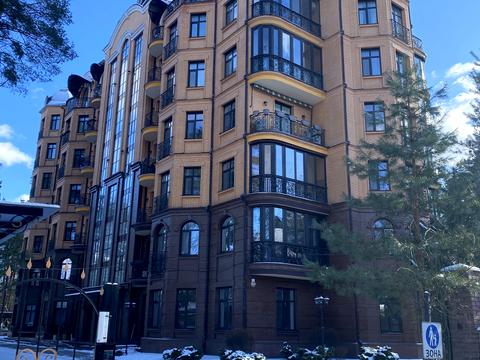 комерційна за адресою Соборна вул., 8