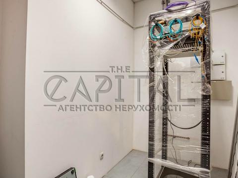 комерційна за адресою Новокостянтинівська вул., 1