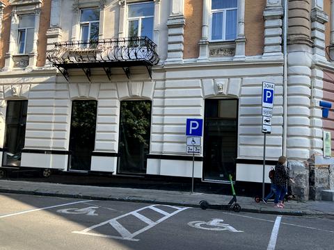 коммерческая по адресу Михаила Грушевского ул., 5