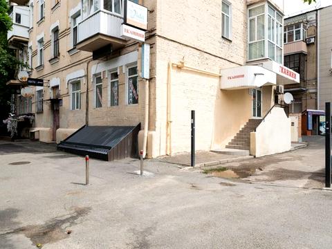 комерційна за адресою Антоновича вул. (Горького), 59
