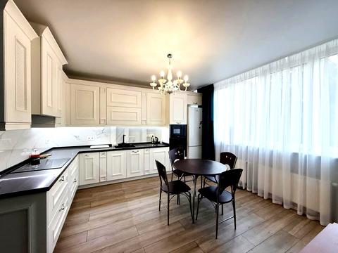 квартира за адресою Рея Бредбері вул., 2