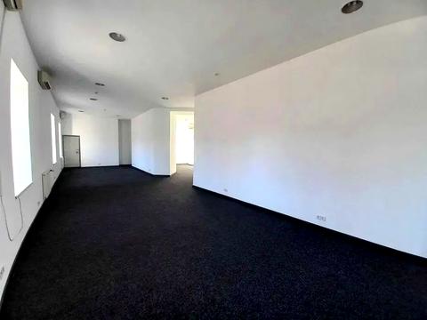 комерційна за адресою Музейний пров., 4