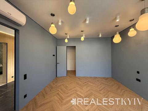 будинок за адресою Квітнева вул.