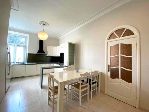 квартира за адресою Почайнинська вул., 23