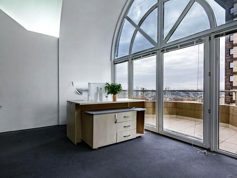 комерційна за адресою Левка Лук'яненка вул. (Маршала Тимошенка), 29