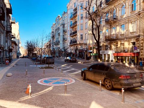 коммерческая по адресу Евгения Чикаленко ул. (Пушкінська), 21