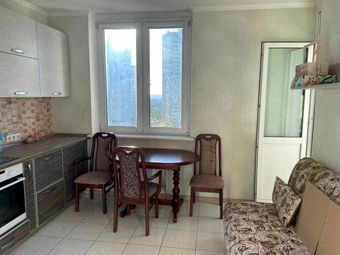 квартира за адресою Бориса Гмирі вул., 8-Б