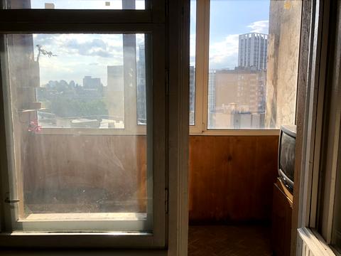 квартира за адресою В'ячеслава Чорновола вул., 10