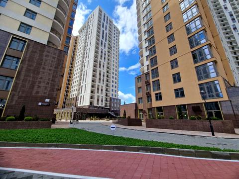 комерційна за адресою Краснова вул., 3
