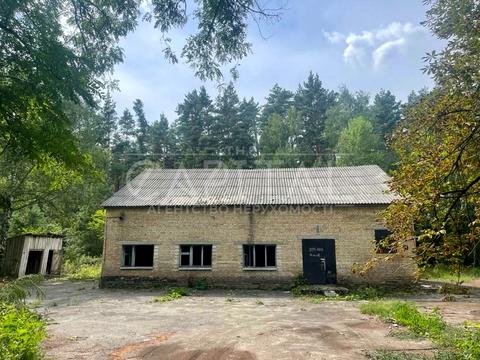 коммерческая по адресу Приморська, 3